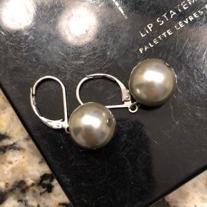 Premier designs pearl earring